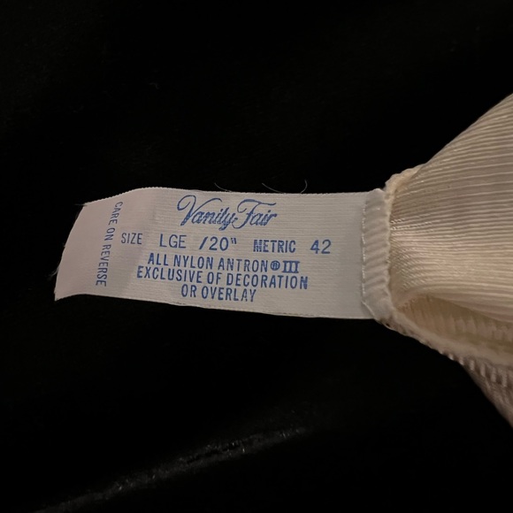 Vintage Vanity Fair half slip size large - Picture 3 of 4